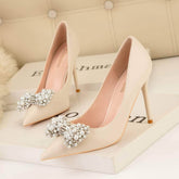 Pearl Bow Detailed Stiletto Pumps EU 33 / Ivory / 6CM